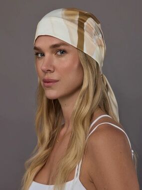 (LIMITED AND SOLD OUT) EUGENE KIM GIGI HEADSCAFT-IVORY & BEIGE